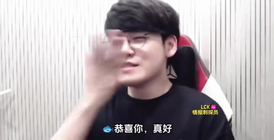 谈球吧体育app下载Gumayusi的理想求婚方式：安静低语或者在欧洲游钟楼突然跪下求婚