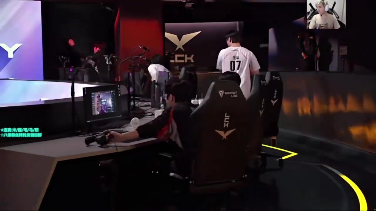 谈球吧记得：T1锁第三了，想去MSI的话得赢两个BO5